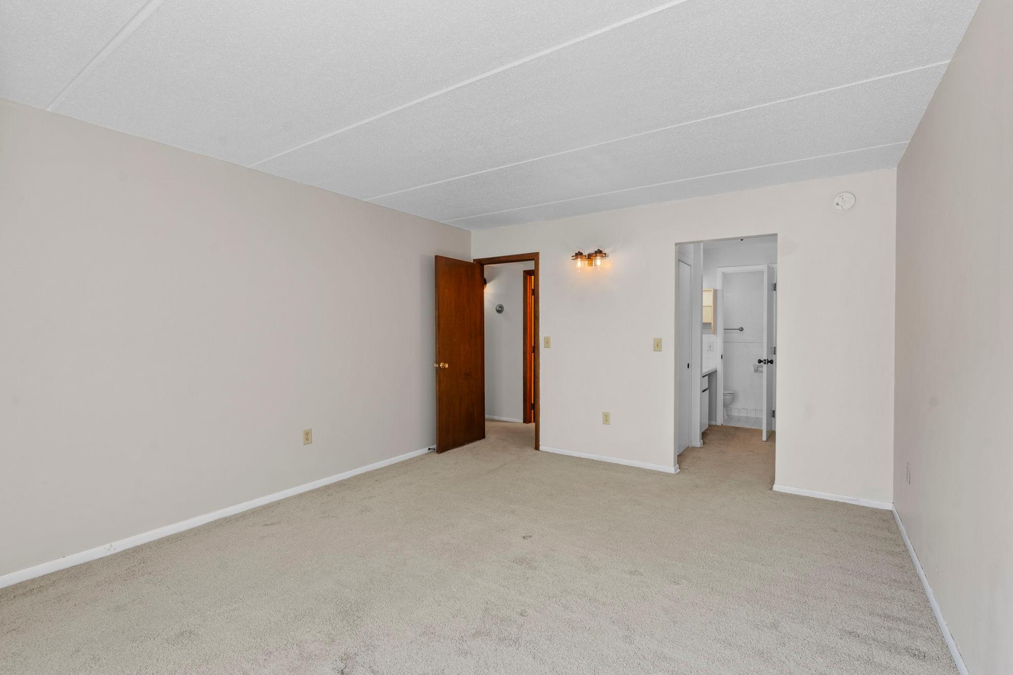 33-web-or-mls-329 Geneva Ave 204-253.JPG