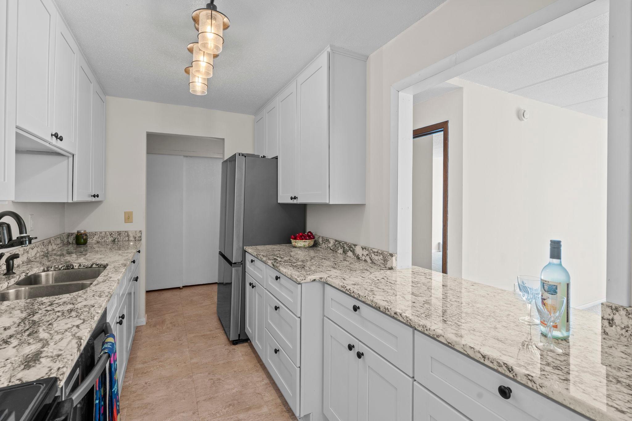 8-web-or-mls-329 Geneva Ave 204-138.JPG