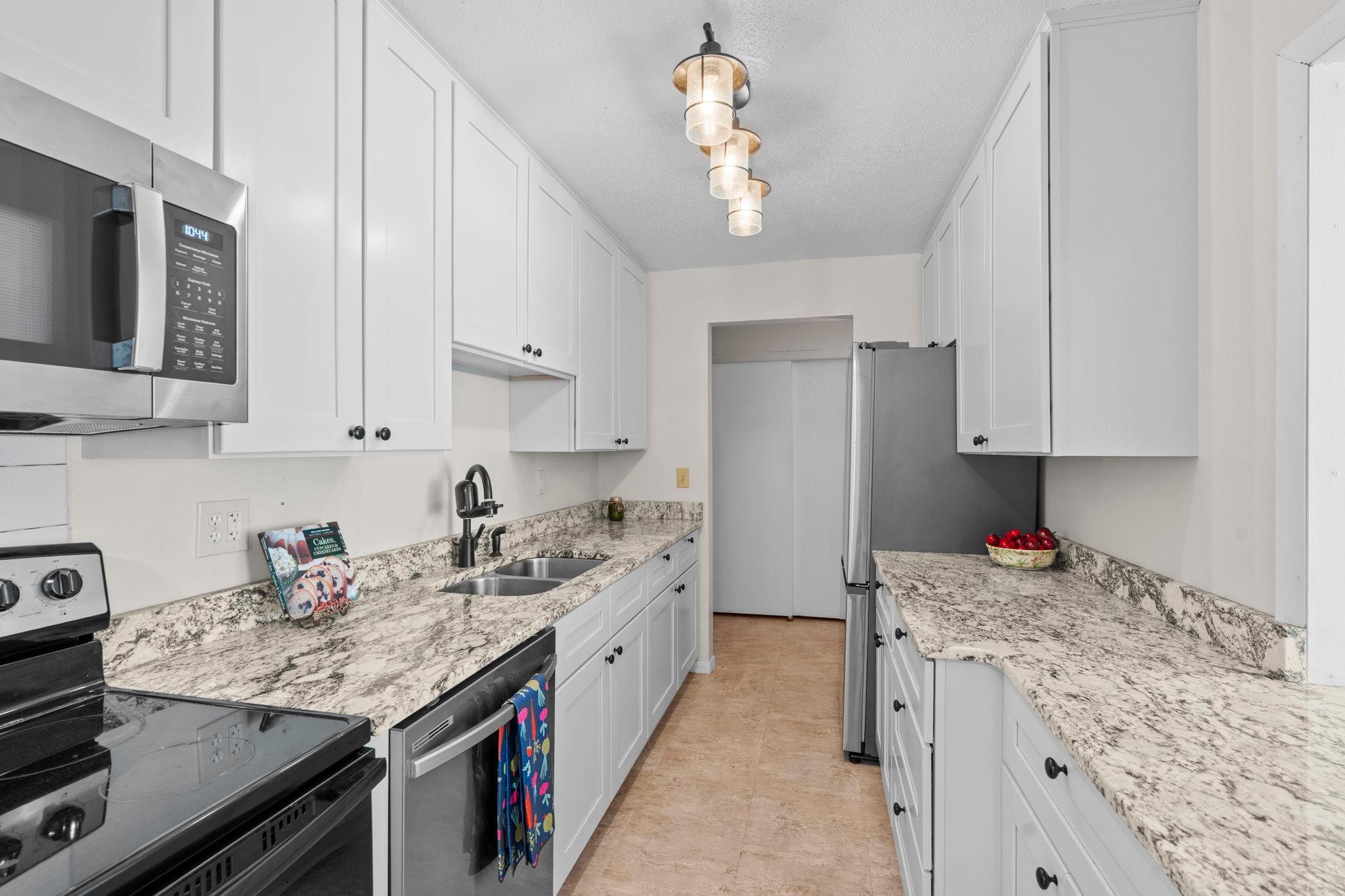 9-web-or-mls-329 Geneva Ave 204-143.JPG