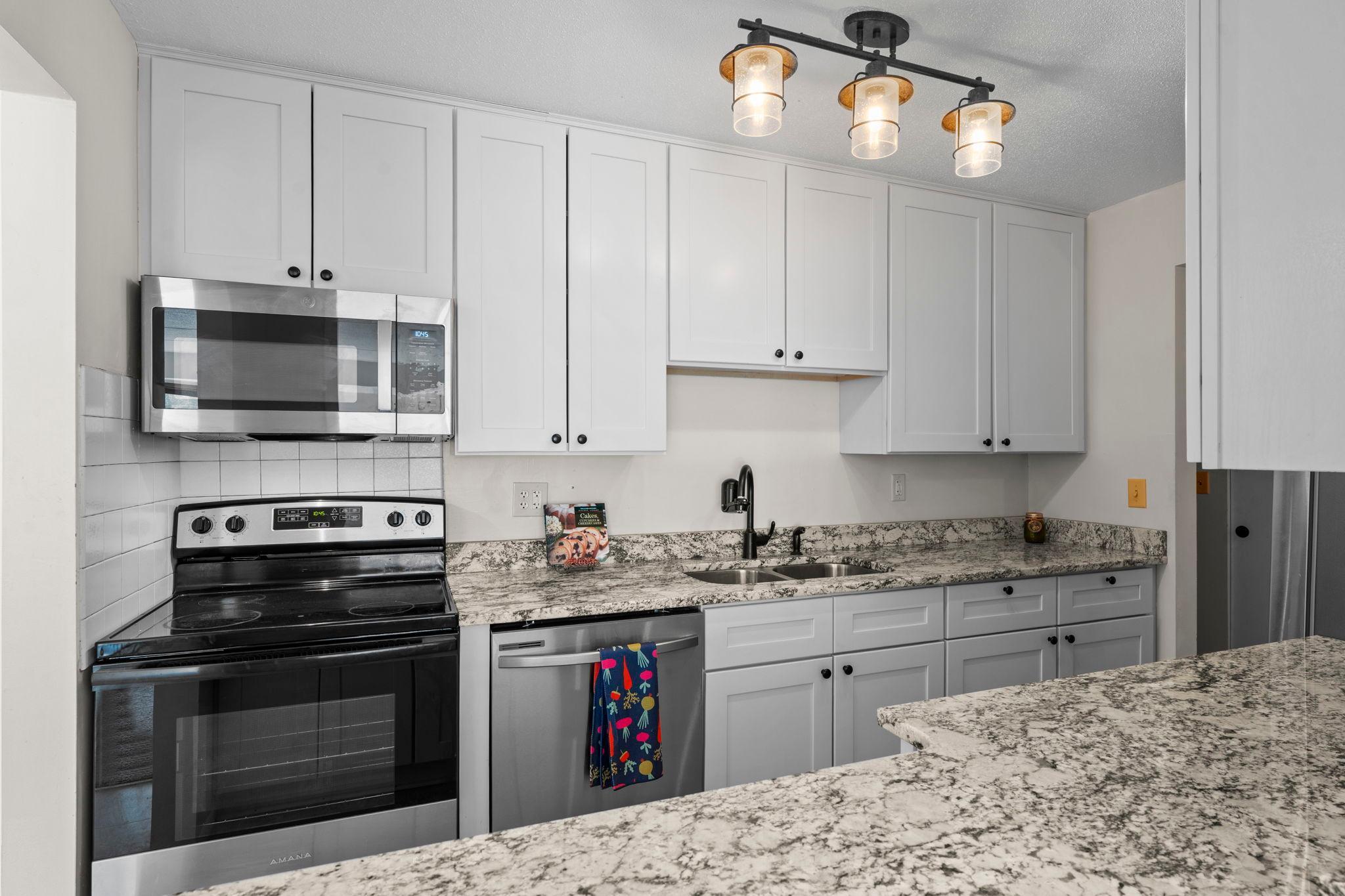 10-web-or-mls-329 Geneva Ave 204-148.JPG