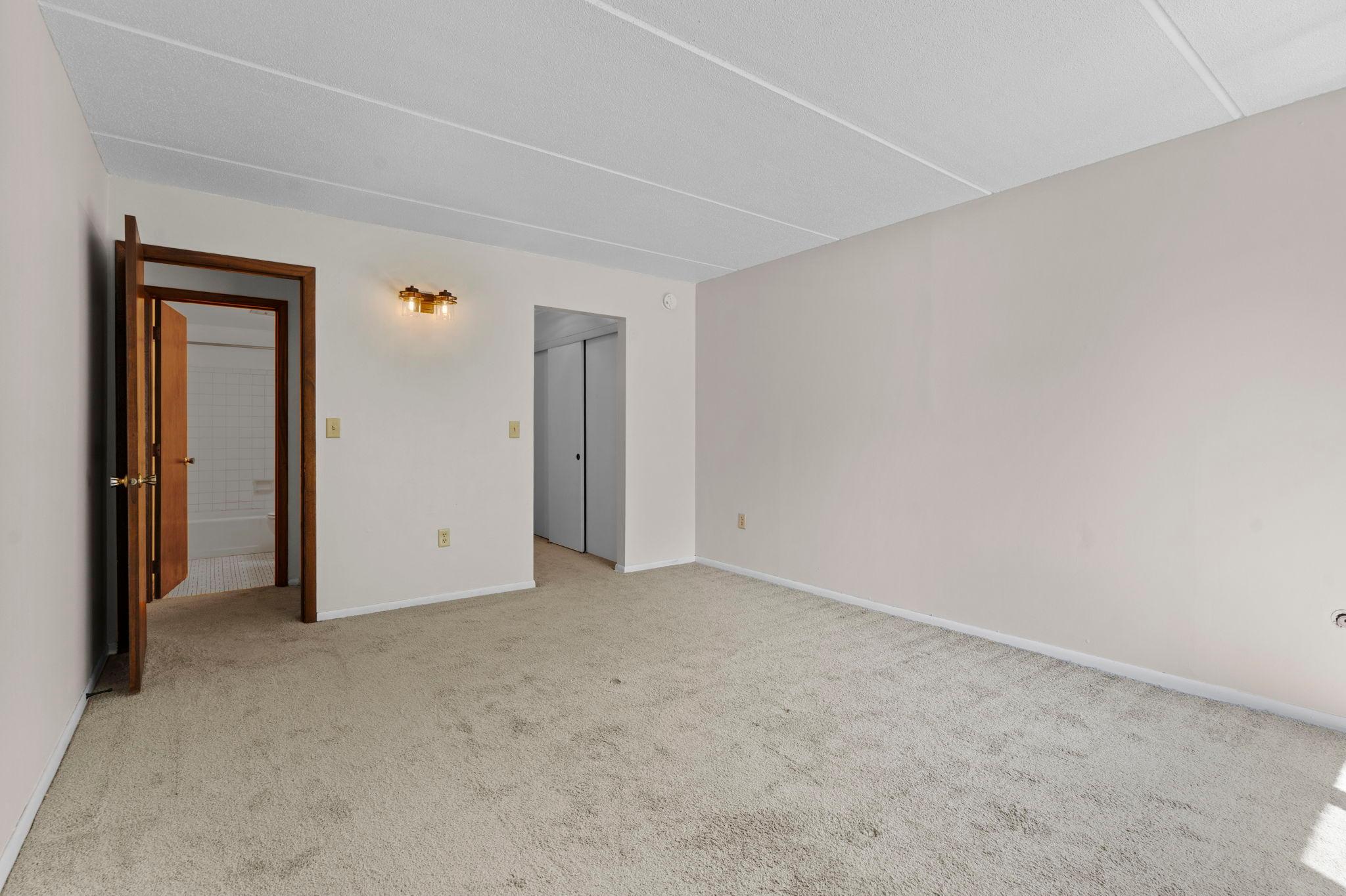 31-web-or-mls-329 Geneva Ave 204-243.JPG