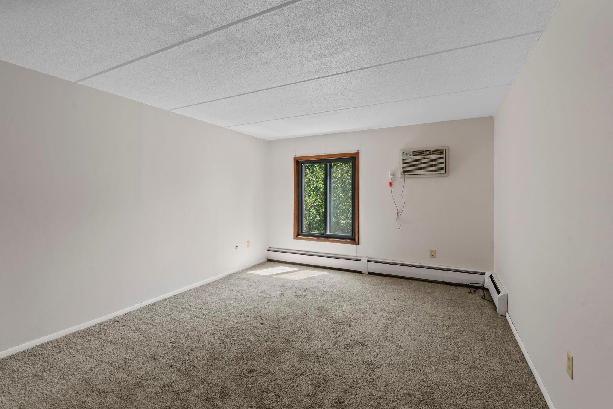 29-web-or-mls-329 Geneva Ave 204-238.JPG