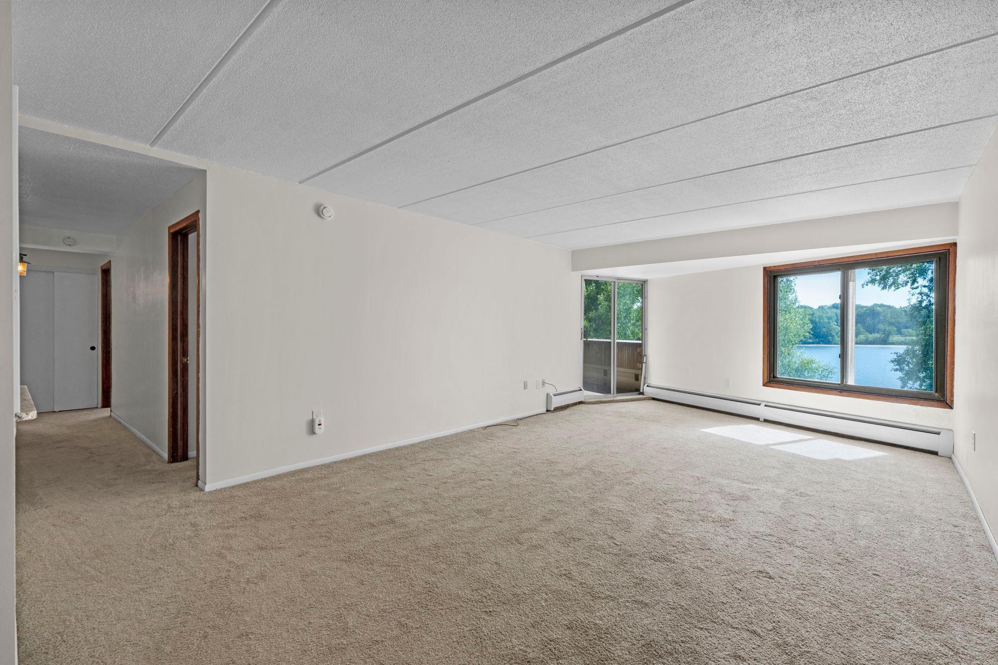 16-web-or-mls-329 Geneva Ave 204-183.JPG