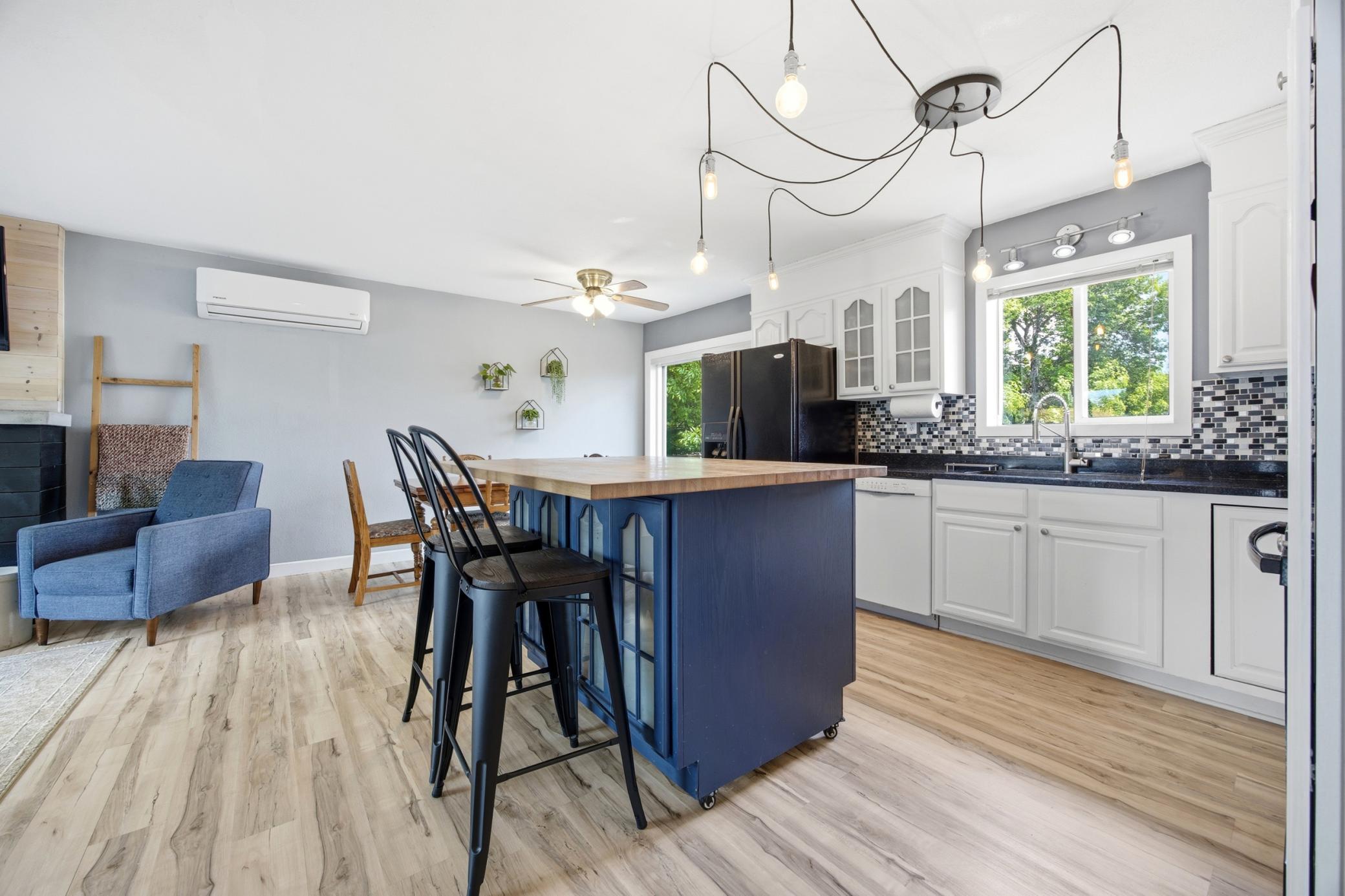 Light and bright kitchen
