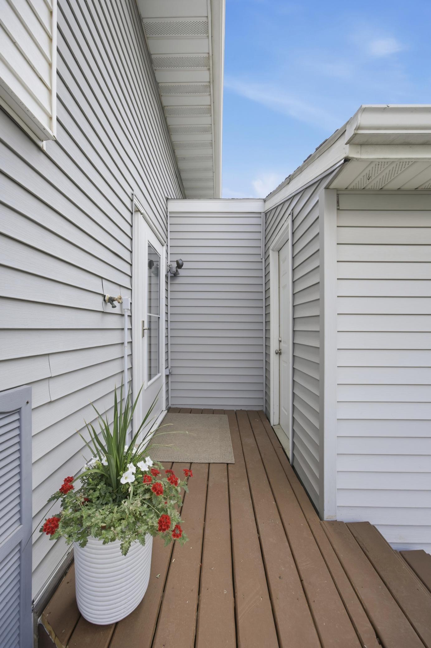 Front Entry, private
