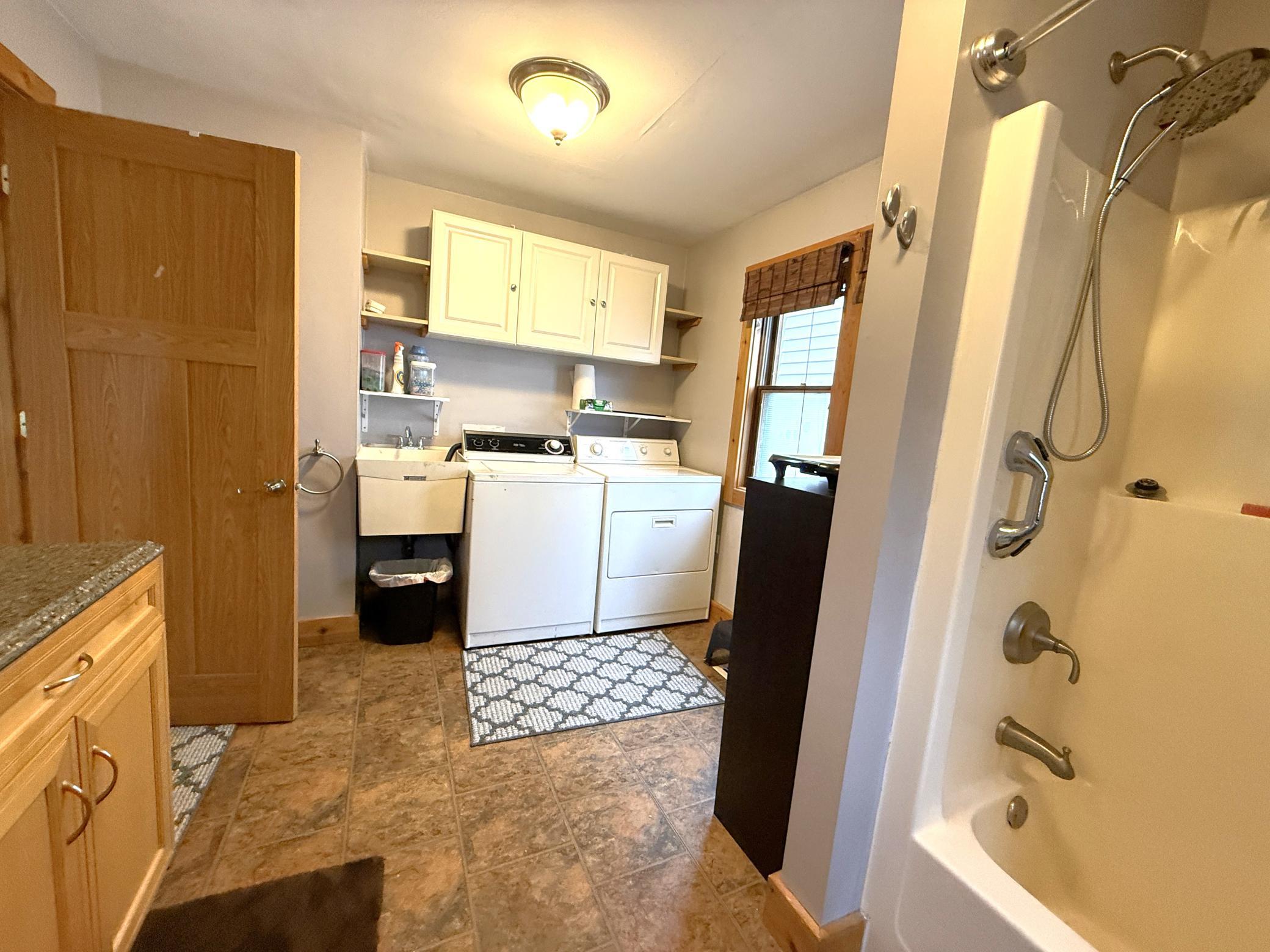 37 E Boundary Street Main fl Bathroom 2.JPG