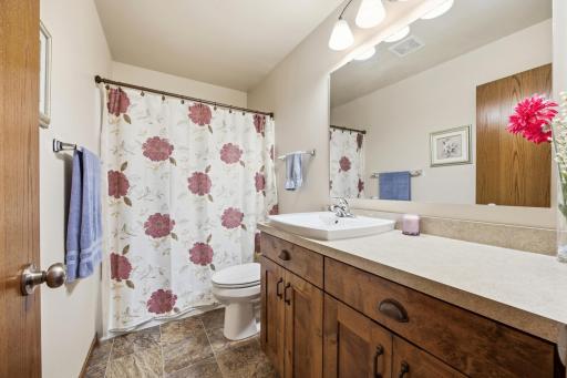 1426 Goldenwood Drive, West Fargo, ND 58078