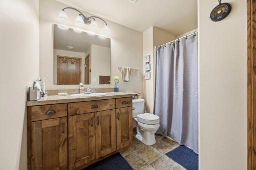 1426 Goldenwood Drive, West Fargo, ND 58078