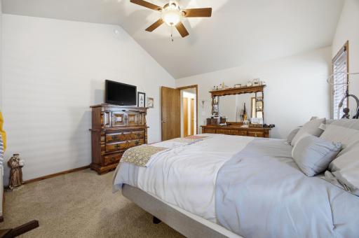1426 Goldenwood Drive, West Fargo, ND 58078