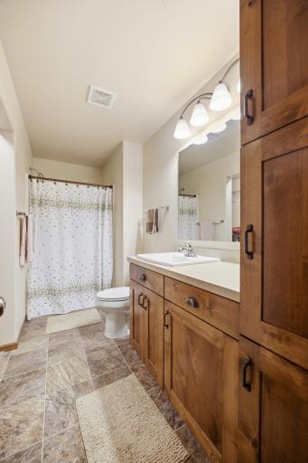 1426 Goldenwood Drive, West Fargo, ND 58078