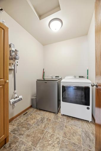 1426 Goldenwood Drive, West Fargo, ND 58078