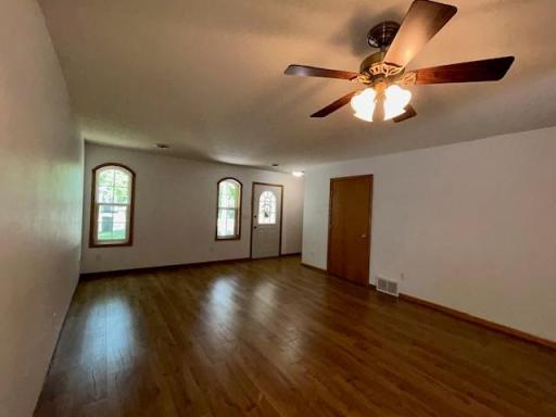 203 Lindstrom Avenue W, Grove City, MN 56243