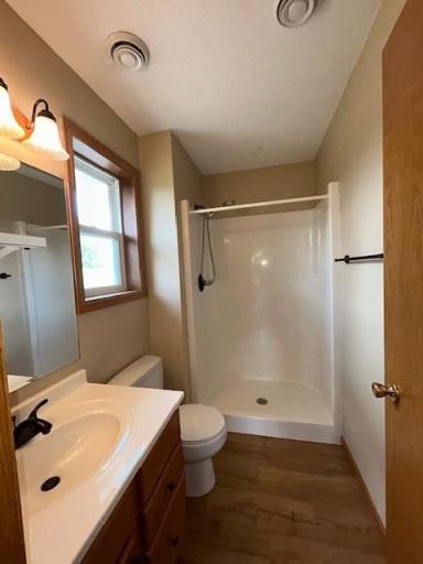 203 Lindstrom Avenue W, Grove City, MN 56243