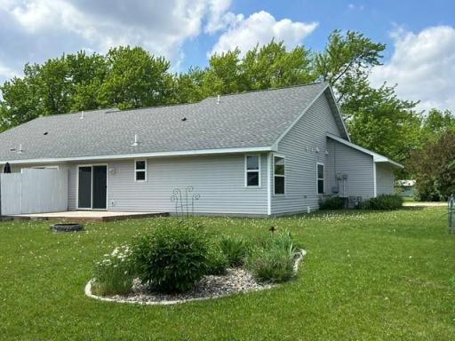 203 Lindstrom Avenue W, Grove City, MN 56243