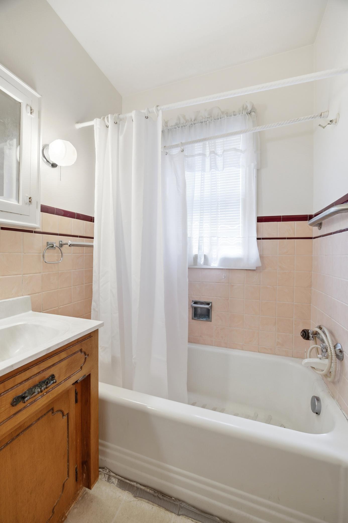 Full bathroom