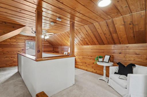 Upper level primary suite