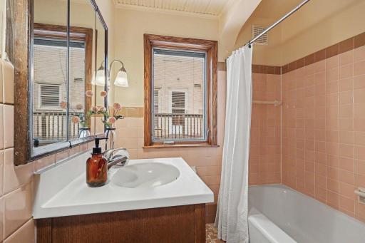 Main floor full bath