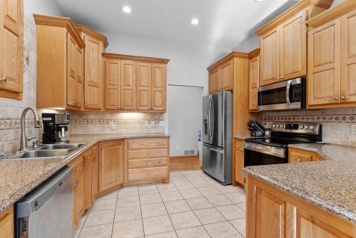 Well-designed kitchen with plenty of cabinet space and a layout that makes daily life easy.