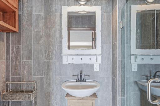 3/4 shower and bath off the family room after swimming in the lake
