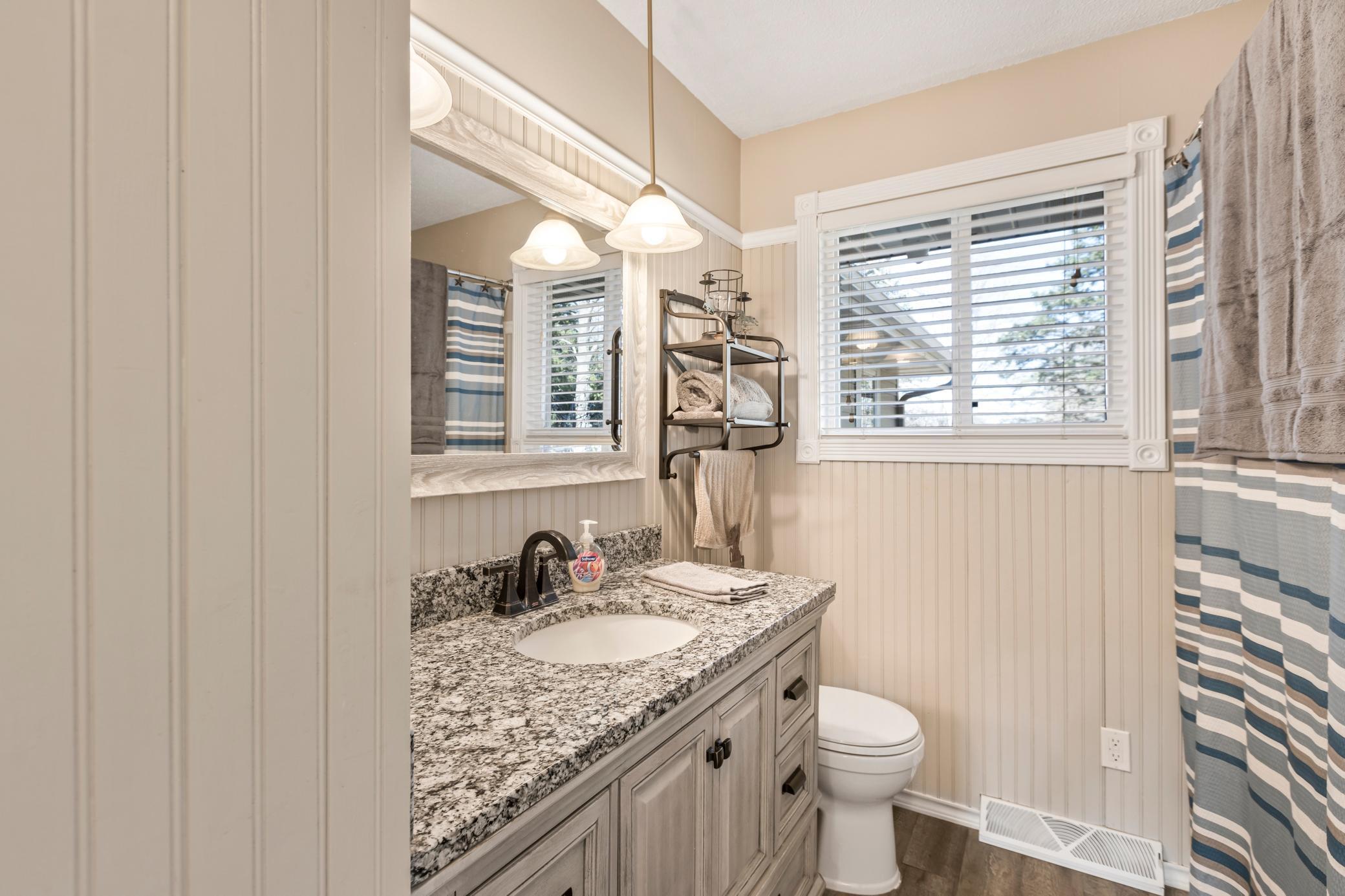 Main floor bath with granite counter