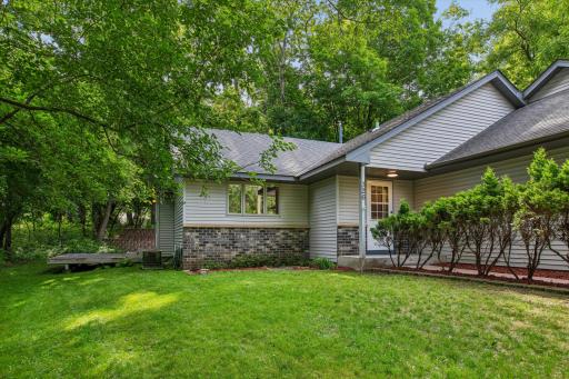 326 Warner Avenue N, Mahtomedi, MN 55115
