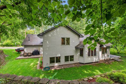 326 Warner Avenue N, Mahtomedi, MN 55115
