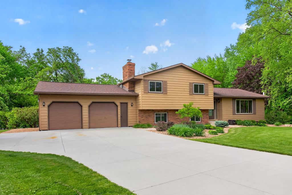 4 bed 2 bath home for sale on 6 acres 5633 Saint Mary Dr NW Rochester MN 55901