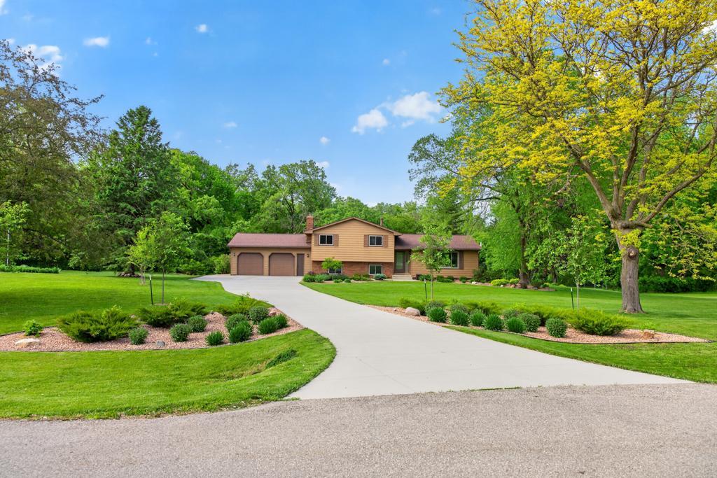 4 bed 2 bath home for sale on 6 acres 5633 Saint Mary Dr NW Rochester MN 55901