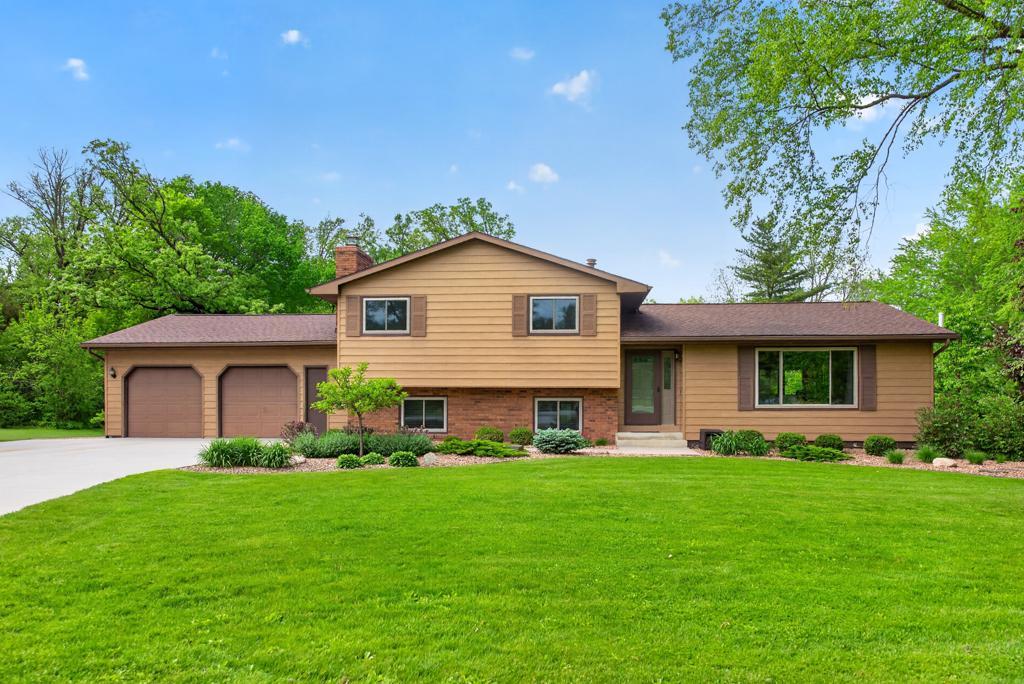 4 bed 2 bath home for sale on 6 acres 5633 Saint Mary Dr NW Rochester MN 55901