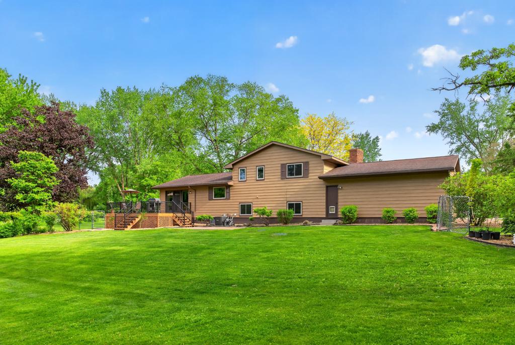 4 bed 2 bath home for sale on 6 acres 5633 Saint Mary Dr NW Rochester MN 55901