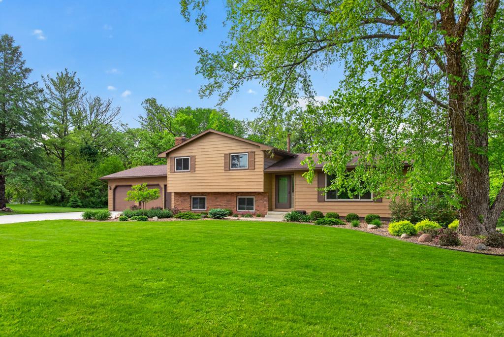 4 bed 2 bath home for sale on 6 acres 5633 Saint Mary Dr NW Rochester MN 55901