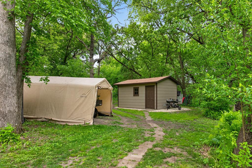 4 bed 2 bath home for sale on 6 acres 5633 Saint Mary Dr NW Rochester MN 55901