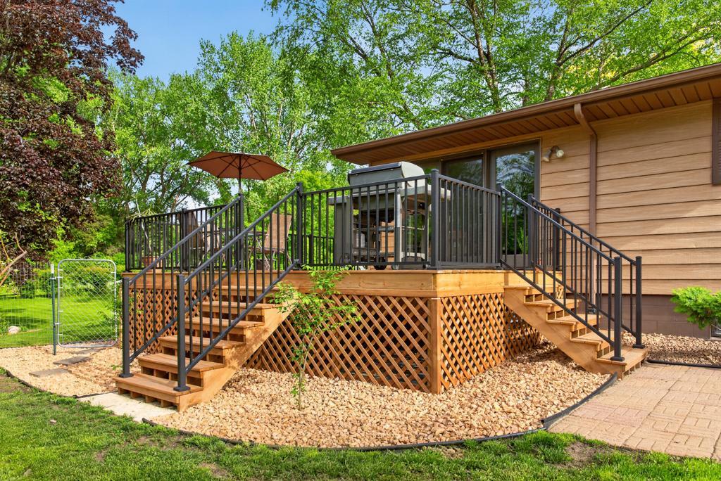 4 bed 2 bath home for sale on 6 acres 5633 Saint Mary Dr NW Rochester MN 55901