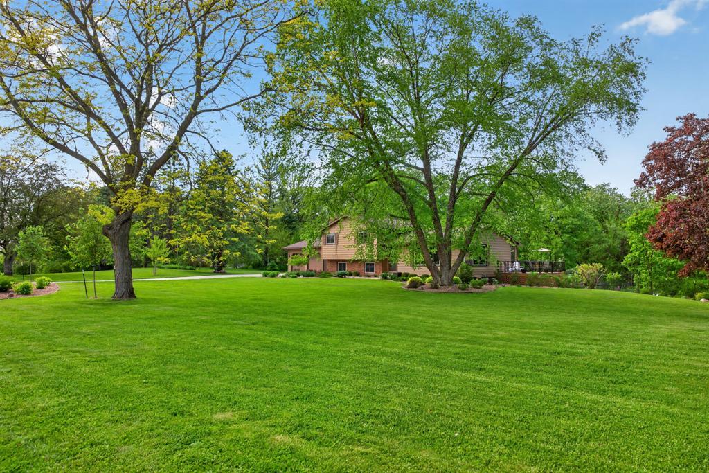 4 bed 2 bath home for sale on 6 acres 5633 Saint Mary Dr NW Rochester MN 55901