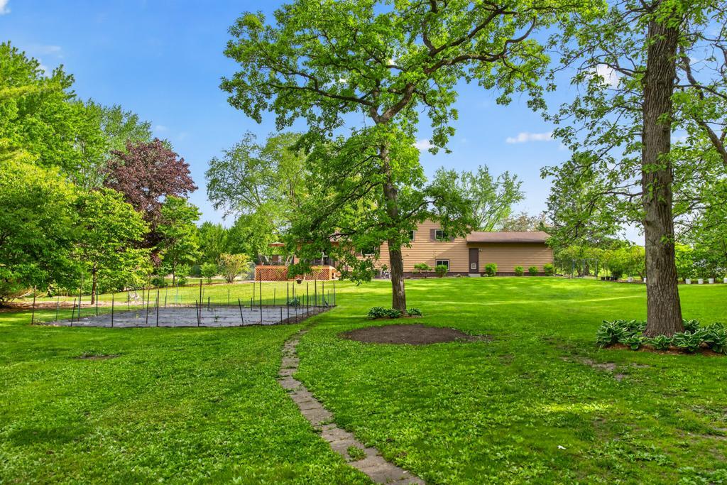 4 bed 2 bath home for sale on 6 acres 5633 Saint Mary Dr NW Rochester MN 55901