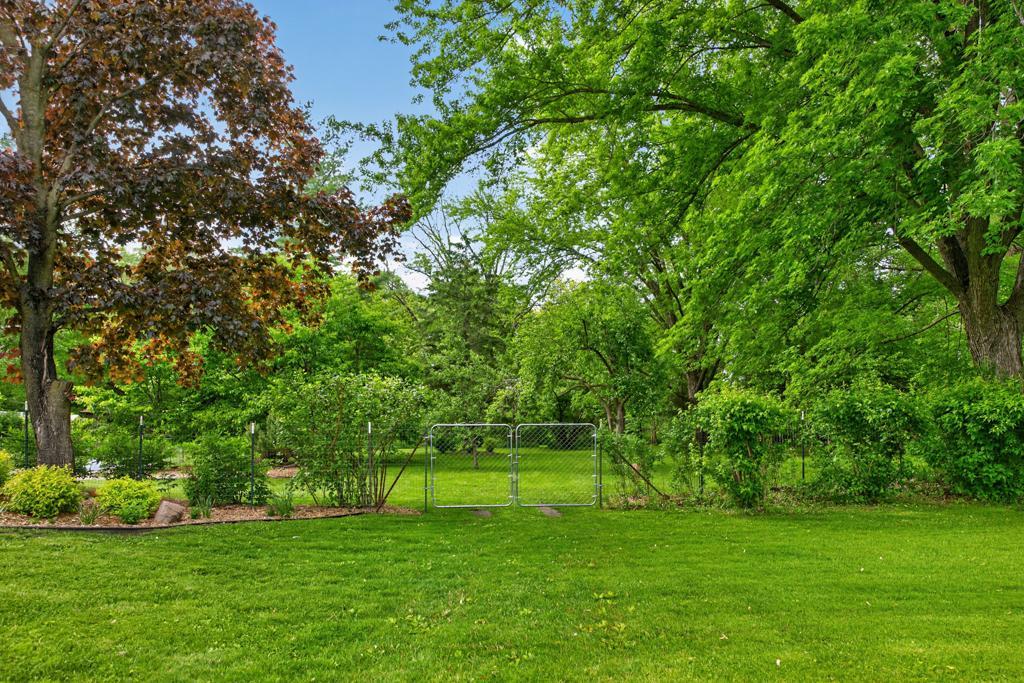 4 bed 2 bath home for sale on 6 acres 5633 Saint Mary Dr NW Rochester MN 55901