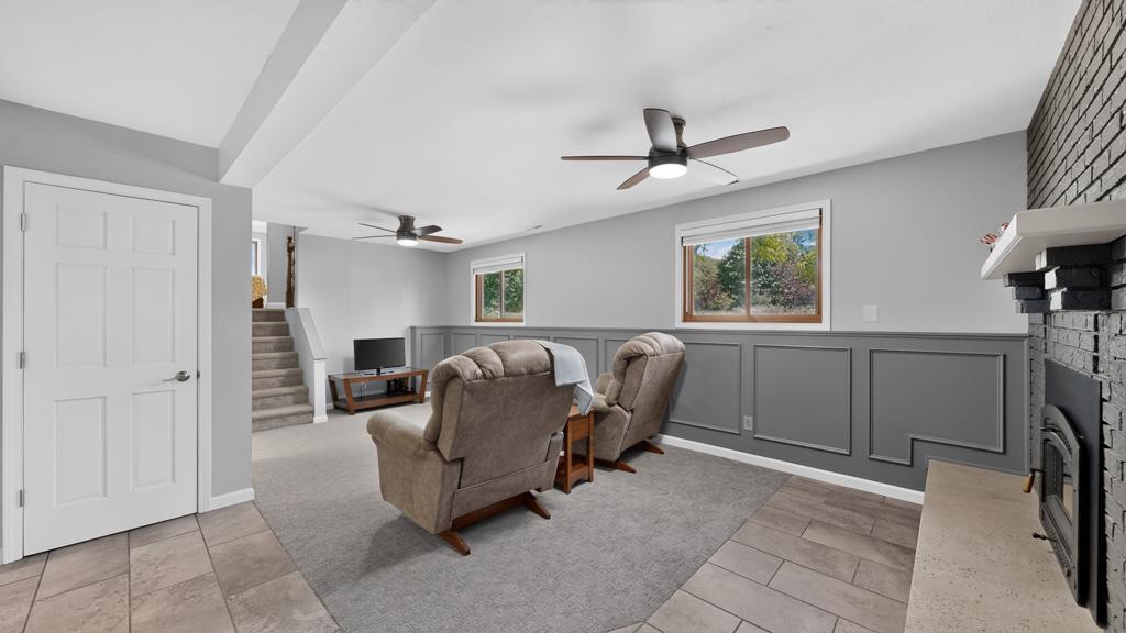 4 bed 2 bath home for sale on 6 acres 5633 Saint Mary Dr NW Rochester MN 55901