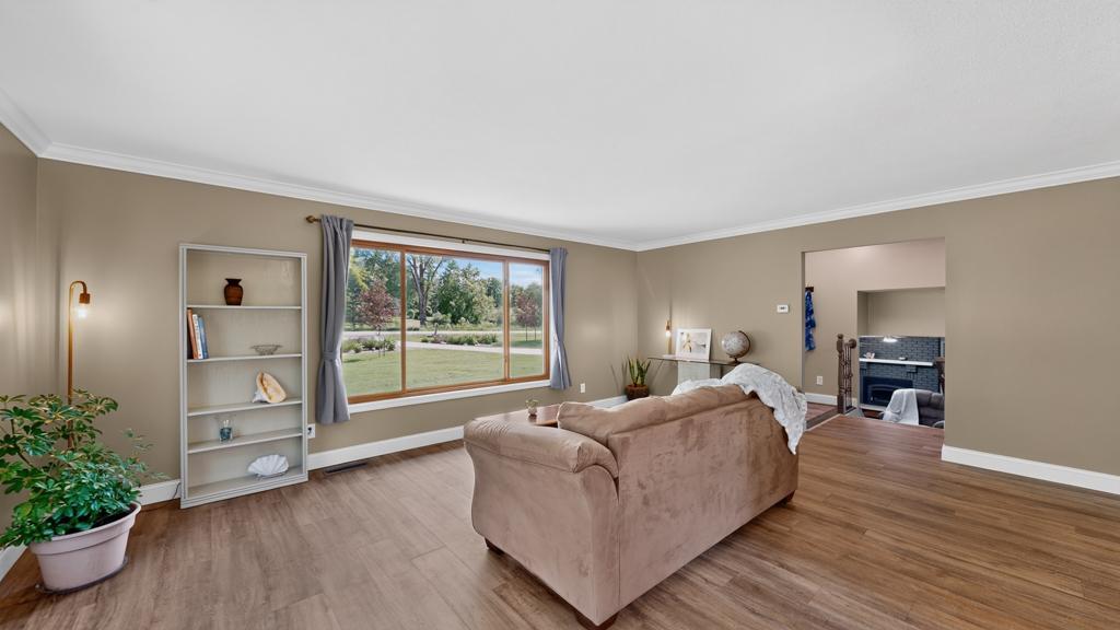 4 bed 2 bath home for sale on 6 acres 5633 Saint Mary Dr NW Rochester MN 55901