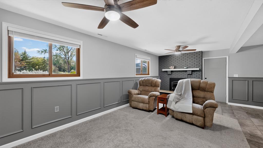4 bed 2 bath home for sale on 6 acres 5633 Saint Mary Dr NW Rochester MN 55901
