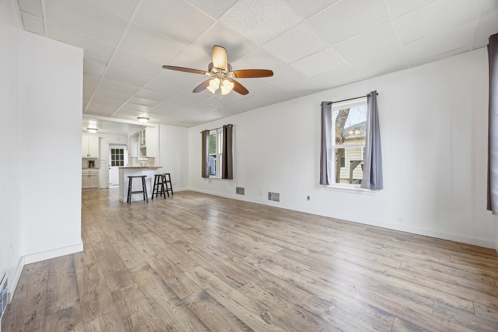 Living Room / Kitchen