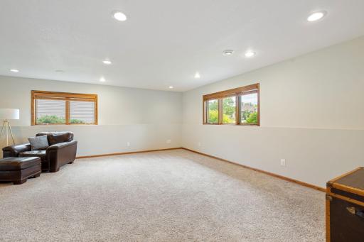 2575 Fox Hollow Lane, Owatonna, MN 55060