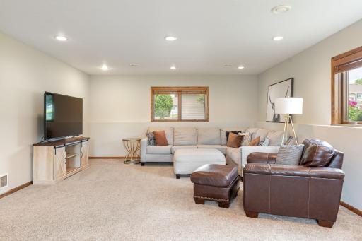 2575 Fox Hollow Lane, Owatonna, MN 55060