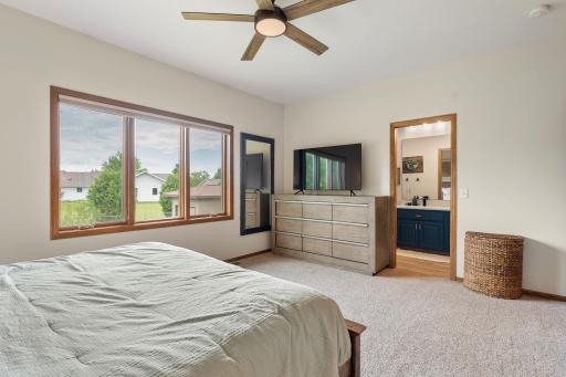 2575 Fox Hollow Lane, Owatonna, MN 55060