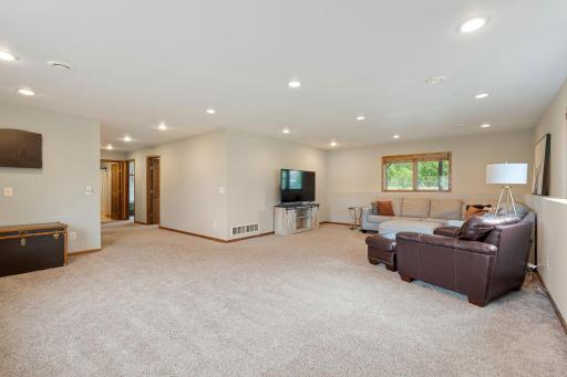 2575 Fox Hollow Lane, Owatonna, MN 55060