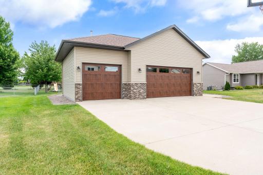 2575 Fox Hollow Lane, Owatonna, MN 55060