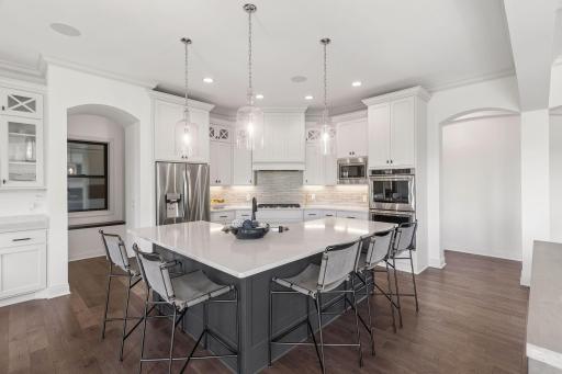 5860 Club Valley Road, Excelsior, MN 55331