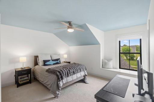 5860 Club Valley Road, Excelsior, MN 55331