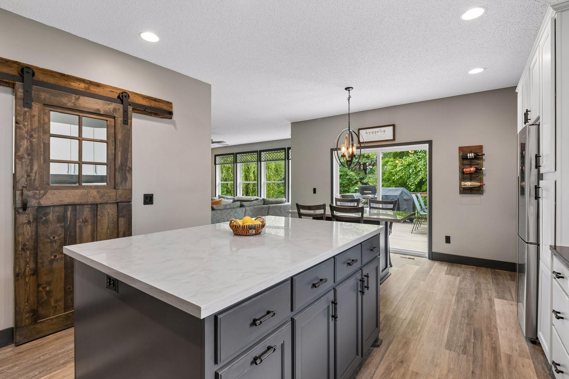 Start and end your busy day in this peaceful refuge.