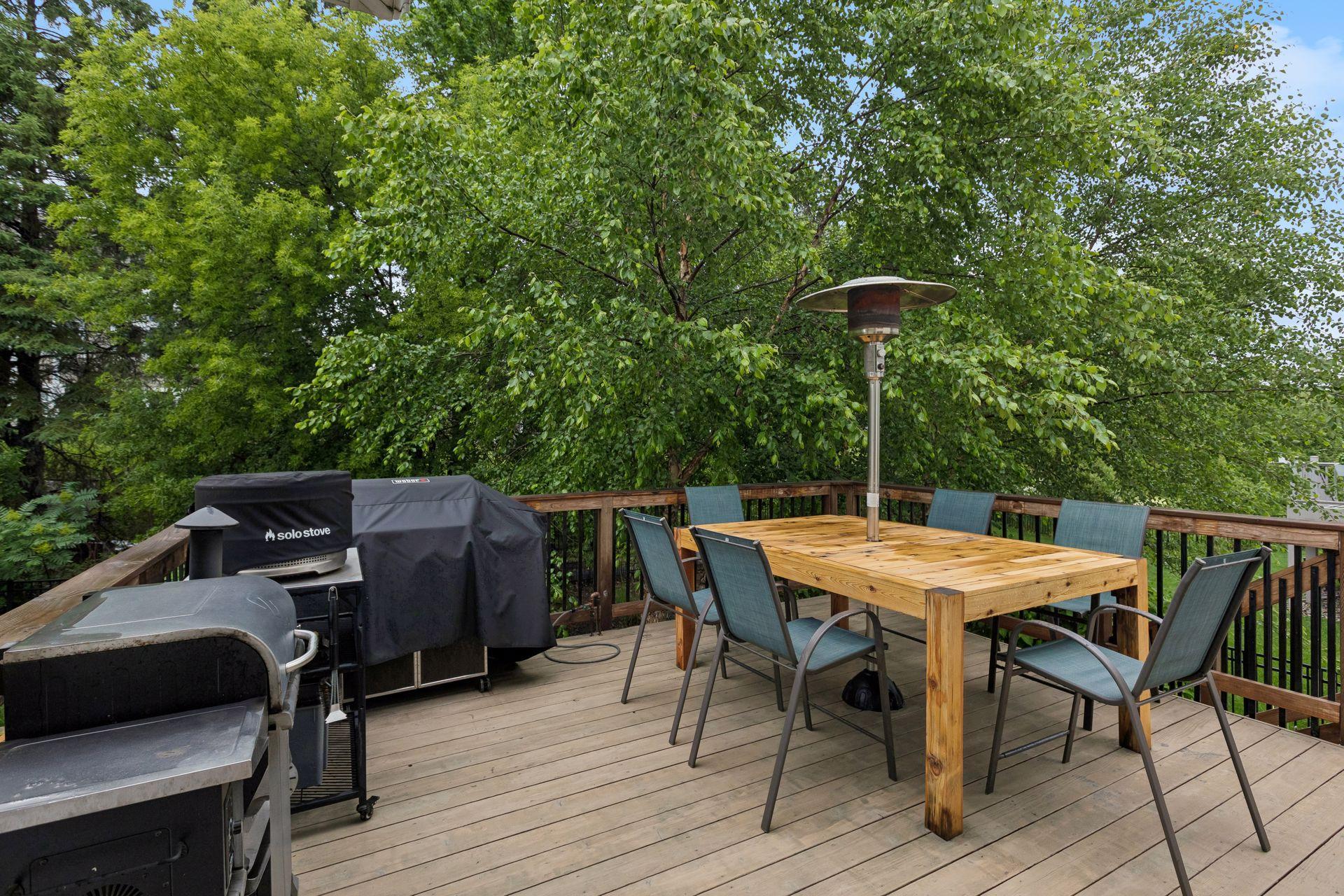 Upper level deck with built-in heater, plumbed to natural gas line (and grill).