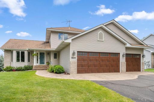 8649 Alisa Lane, Chanhassen, MN 55317